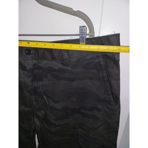 Pro Club Army Print Cargo Shorts Men's 44 - Picture 4 of 7